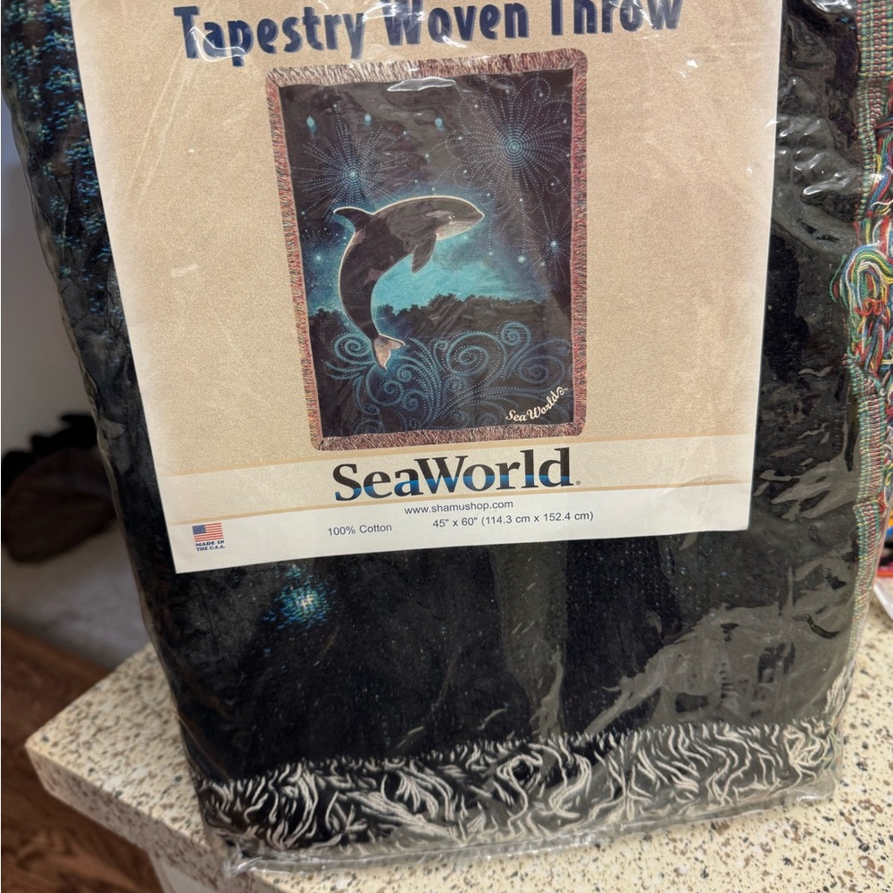 SeaWorld Shamu tapestry throw blanket from SeaWorld San Diego $50 OBO